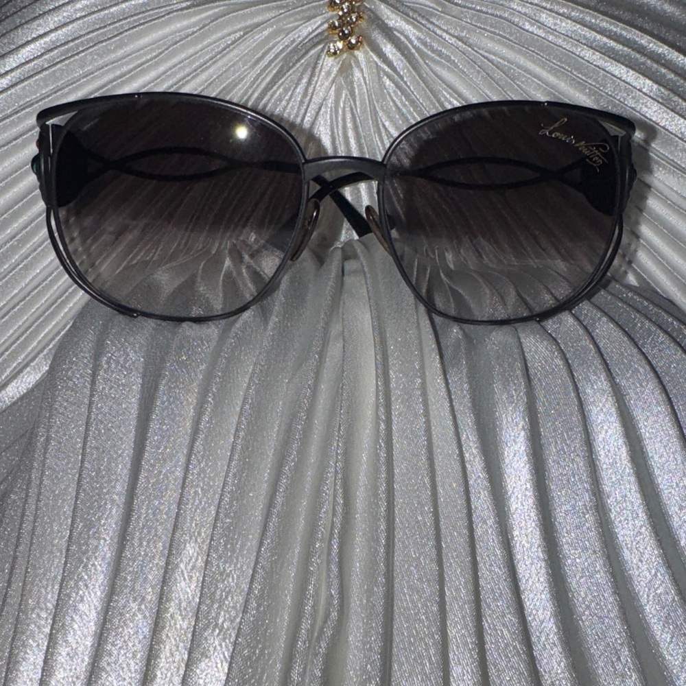 Exclusivity and Elegance every day! Black  Sunglasses - Picture 10 of 17